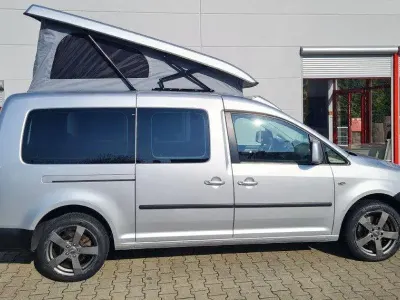 Używany VW Caddy Maxi Beach 102 KM (75 kW) 2015 Srebrny Minivan