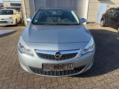 Silber Gebraucht 2012 Opel Astra Edition Limousine | 4.100 € (Guter Preis)