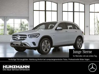 Gebraucht Mercedes GLC300e 306 PS (225 kW) 2021 Polarweiss SUV
