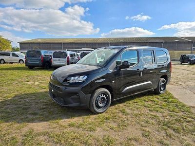 Neu Fiat Doblò 131 PS (96 kW) 2026 Schwarz Van / Kleinbus