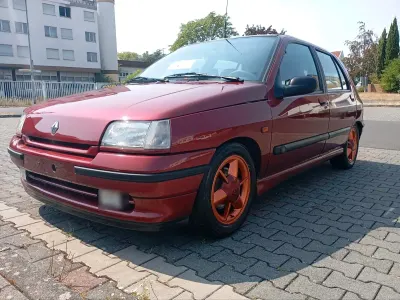 Gebraucht Renault Clio 90 PS (66 kW) 1995 Rot Kleinwagen