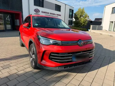 Gebraucht VW Tiguan Elegance 204 PS (150 kW) 2024 Rot SUV