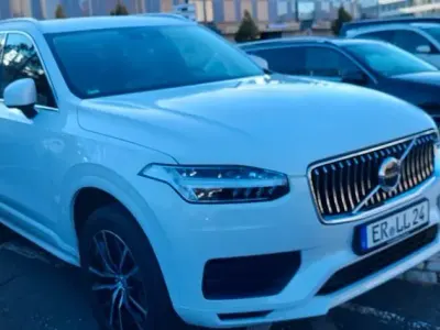 Gebraucht Volvo XC90 Momentum 250 PS (183 kW) 2020 Weiß SUV