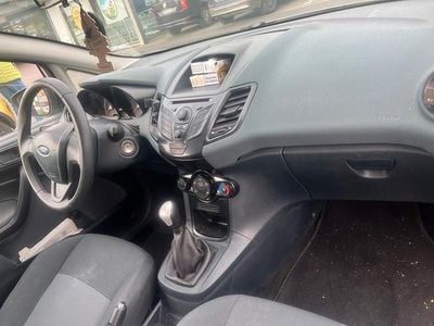 Gebraucht Ford Fiesta 75 PS (55 kW) 2009 Silber Kleinwagen