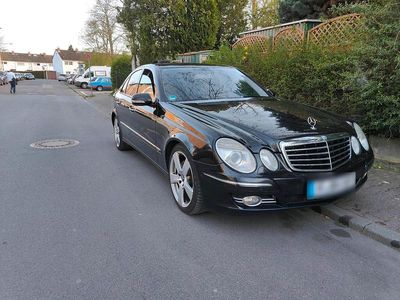 Gebraucht Mercedes E200 Avantgarde 235 PS (172 kW) 2009 Schwarz Limousine