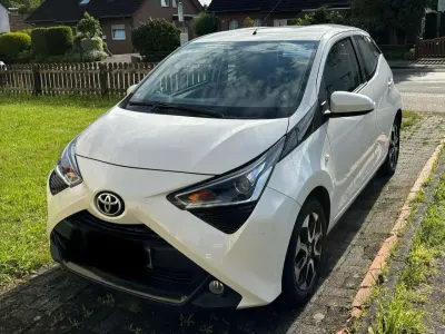 Gebraucht Toyota Aygo X-play 72 PS (52 kW) 2020 Weiß Kleinwagen