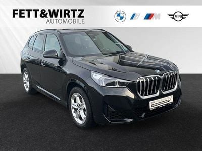 Saphirschwarz metallic Gebraucht 2025 BMW X1 M Sport SUV | 45.990 € (Guter Preis)