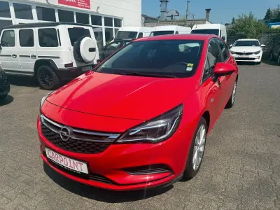 Gebraucht Opel Astra Edition 105 PS (77 kW) 2016 Rot Limousine