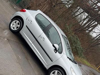 Gebraucht Peugeot 207 Urban Move 88 PS (64 kW) 2009 Grau Kleinwagen