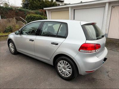 Gebraucht VW Golf VI 80 PS (58 kW) 2011 Silber Kleinwagen