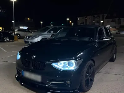 Gebraucht BMW 118 Sport Line 143 PS (105 kW) 2014 Schwarz Kleinwagen