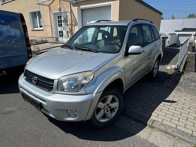 Second-hand Toyota RAV4 Sol 150 CP (110 kW) 2004 Argintiu SUV