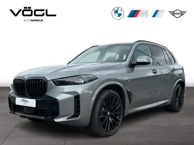 Neu BMW X5 M Sport 340 PS (250 kW) 2026 Skyscraper grau SUV