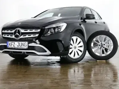 Gebraucht Mercedes GLA180 109 PS (80 kW) 2017 Schwarz SUV