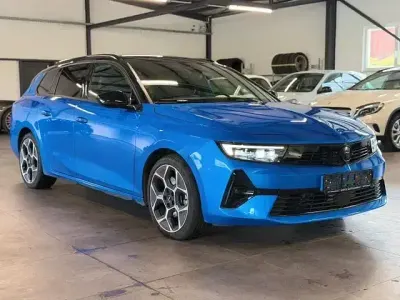 Gebraucht Opel Astra Ultimate 181 PS (133 kW) 2024 Lackierung vertigoblau/ty Kleinwagen