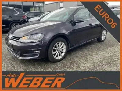 Gebraucht VW Golf VII LOUNGE 110 PS (80 kW) 2016 Grau Limousine
