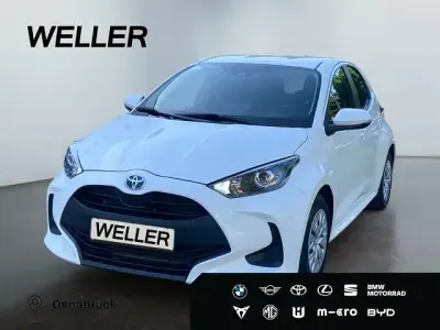 Gebraucht Toyota Yaris Hybrid Comfort 116 PS (85 kW) 2022 Weiß Kleinwagen