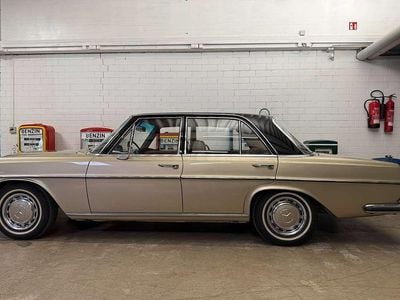 Brugt Mercedes 280 SE 160 HK (117 kW) 1971 Guld Sedan