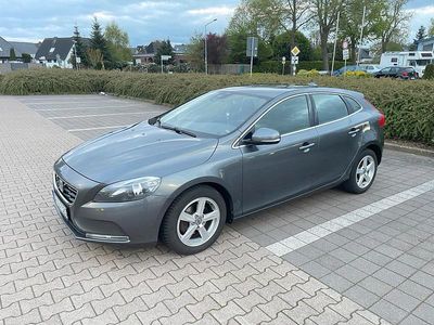 Second-hand Volvo V40 114 CP (83 kW) 2014 Gri Berlinǎ