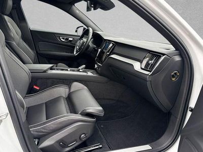 Second-hand Volvo V60 Plus 197 CP (144 kW) 2025 Alb Break
