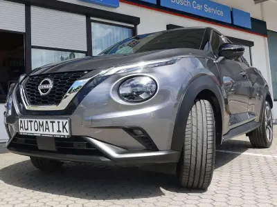 Neu Nissan Juke N-Connecta 114 PS (83 kW) 2026 Dark grey SUV