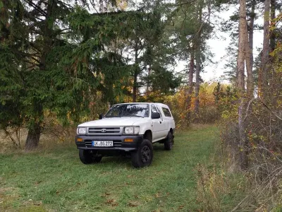 Gebraucht Toyota HiLux 83 PS (61 kW) 1994 Weiß Pickup