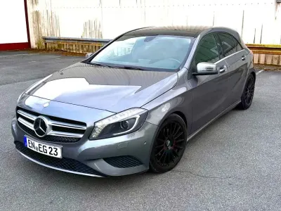 Gebraucht Mercedes A180 Urban 122 PS (89 kW) 2013 Grau Kleinwagen