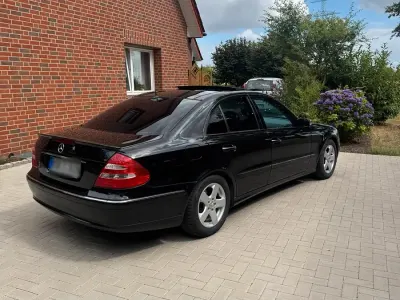 Gebraucht Mercedes E320 Avantgarde 224 PS (164 kW) 2003 Schwarz Limousine