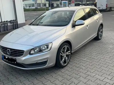 Używany Volvo V60 190 KM (139 kW) 2015 Szary Kombi