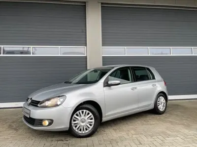 Usata VW Golf VI Trendline 105 CV (77 kW) 2011 Argento Utilitaria