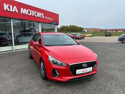 Gebraucht Hyundai i30 Trend 99 PS (72 kW) 2018 Rot Limousine