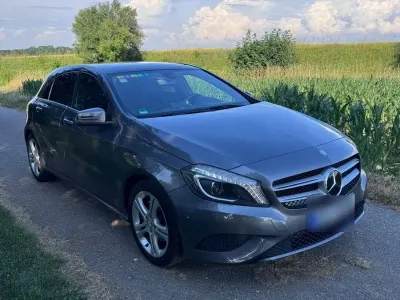 Gebraucht Mercedes A180 Style 122 PS (89 kW) 2013 Grau Kleinwagen