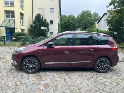 Gebraucht Renault Grand Scénic Bose Edition 132 PS (97 kW) 2014 Rot Van / Kleinbus