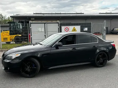 Gebraucht BMW 525 M Sport 192 PS (141 kW) 2004 Schwarz Limousine