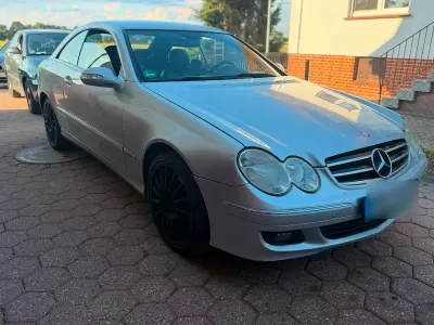 Gebraucht Mercedes CLK220 170 PS (125 kW) 2007 Silber Coupé