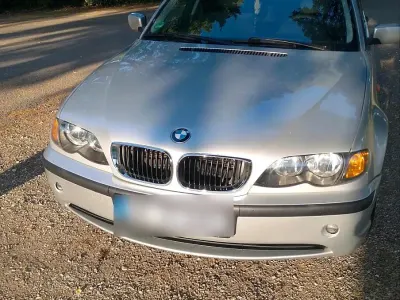 Gebraucht BMW 320 115 PS (84 kW) 2005 Grau Kombi