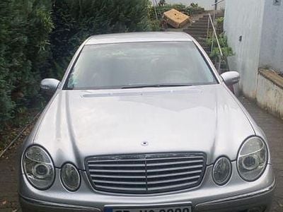 Mercedes E200
