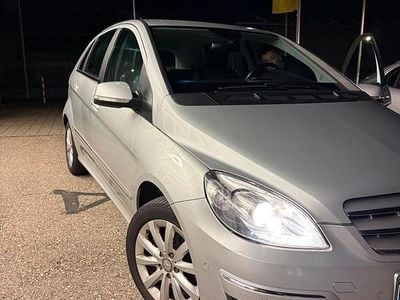 Gebraucht Mercedes B160 95 PS (69 kW) 2010 Grau Van / Kleinbus