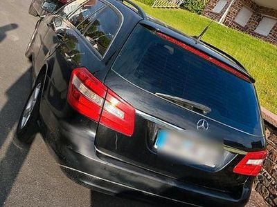 Mercedes E200