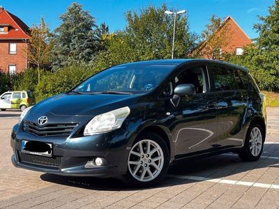 gebraucht Toyota Verso 2.0 D4D • Klima • TÜV 4/26 • PDC * Rückf. Kamera *