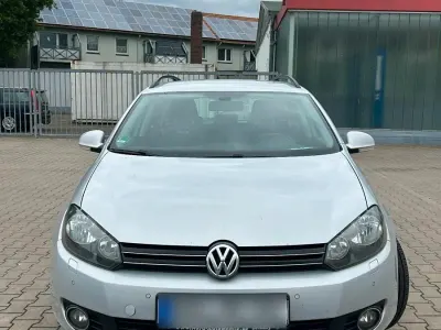 Gebraucht VW Golf VII 105 PS (77 kW) 2013 Silber Kombi