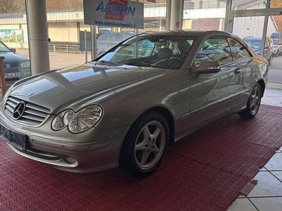 Silber Gebraucht 2002 Mercedes CLK200 Elegance Coupé | 2.900 €