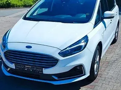 Gebraucht Ford S-MAX Titanium 150 PS (110 kW) 2022 Weiß Van / Kleinbus