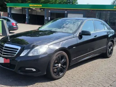 Gebraucht Mercedes E350 Avantgarde 231 PS (169 kW) 2009 Schwarz Limousine