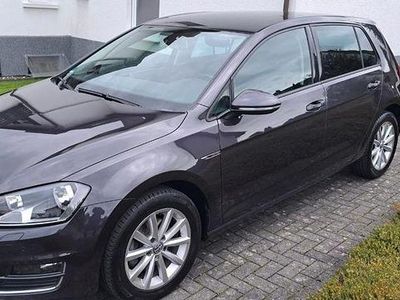 Grau Gebraucht 2015 VW Golf LOUNGE Limousine | 11.999 € (Fairer Preis)