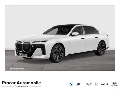 Gebraucht BMW 740 M Sport 299 PS (219 kW) 2025 Weiß Limousine