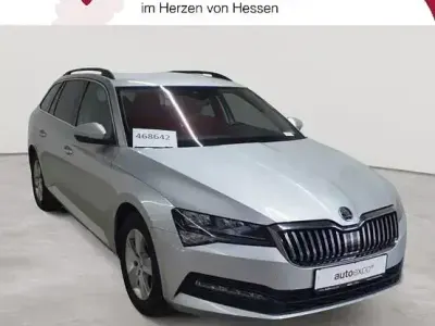 Gebraucht Skoda Superb Ambition 150 PS (110 kW) 2023 Silber metallic Kombi