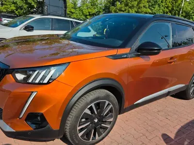 Gebraucht Peugeot 2008 GT 131 PS (96 kW) 2023 Orange SUV