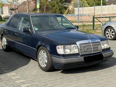 Usata Mercedes 230 136 CV (100 kW) 1992 Blu Berlina