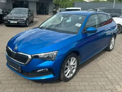 Gebraucht Skoda Scala Style 110 PS (80 kW) 2021 Modra race/race blue Kleinwagen